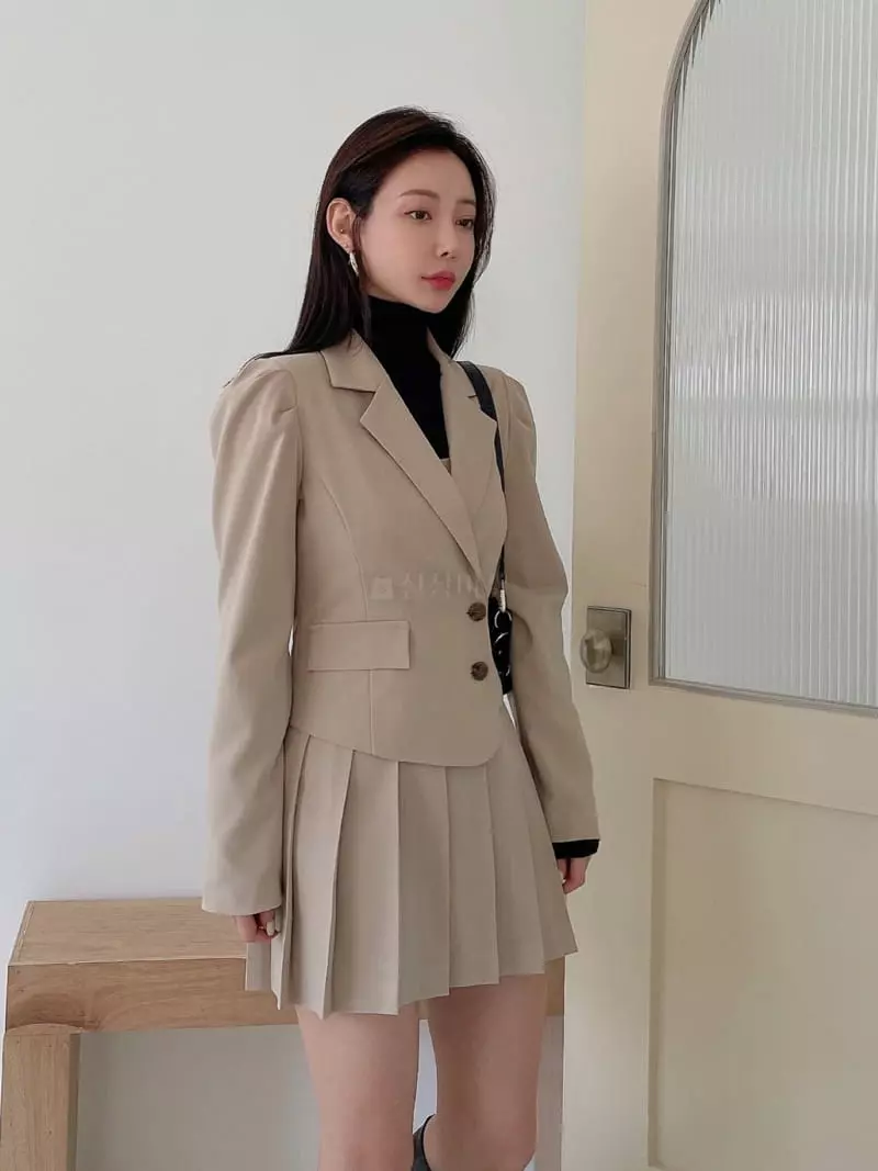 Lissom - Korean Women Fashion - #womensfashion - Arc Jacket - 5
