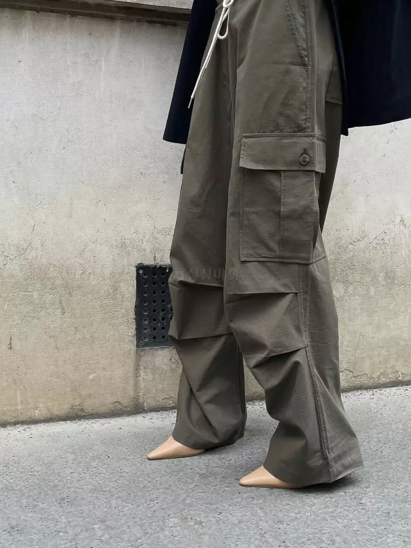 Liveaid - Korean Women Fashion - #momslook - Lip Pocket Pants - 12