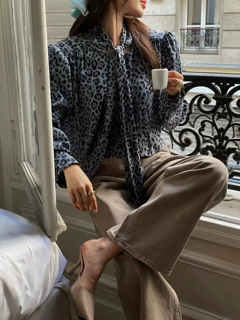 Liveaid - Korean Women Fashion - #momslook - Lop Tie Blouse - 3