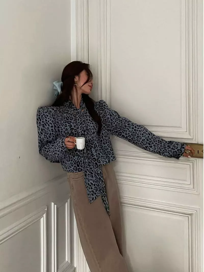 Liveaid - Korean Women Fashion - #momslook - Lop Tie Blouse - 5
