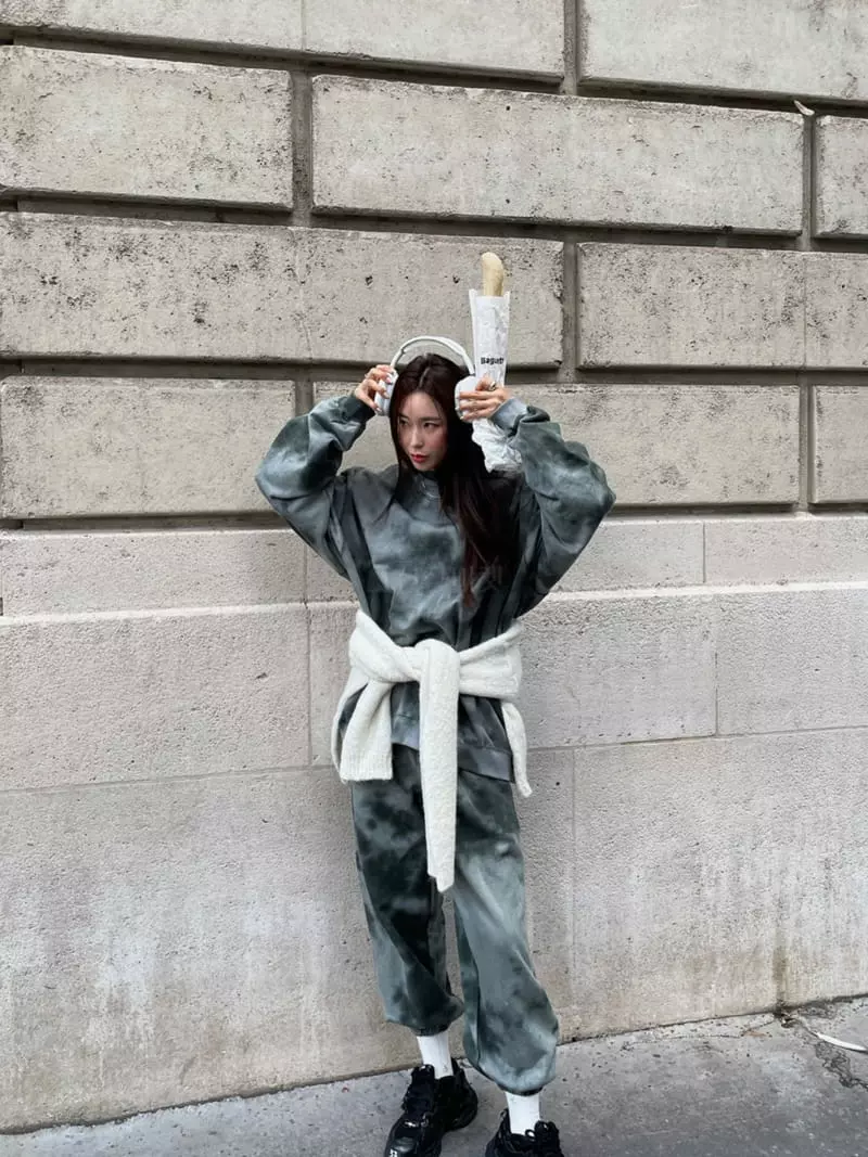 Liveaid - Korean Women Fashion - #momslook - Galaxy Sweatshirt - 10