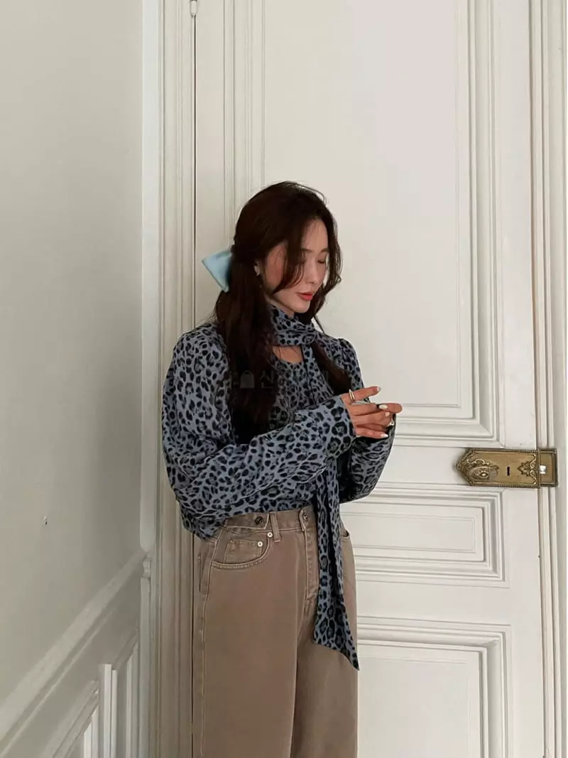 Liveaid - Korean Women Fashion - #womensfashion - Lop Tie Blouse - 6