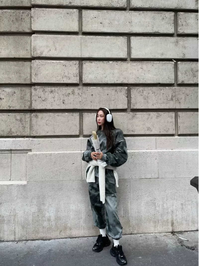 Liveaid - Korean Women Fashion - #womensfashion - Galaxy Sweatshirt - 11