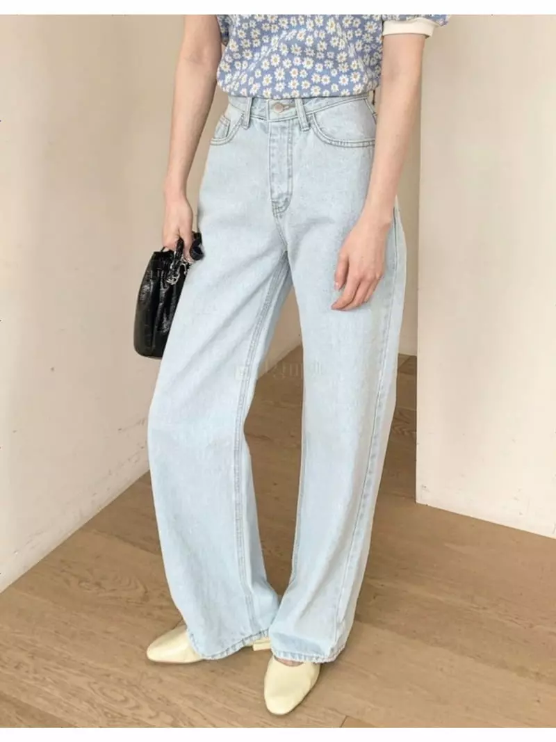 Logon - Korean Women Fashion - #momslook - Light Jeans - 4