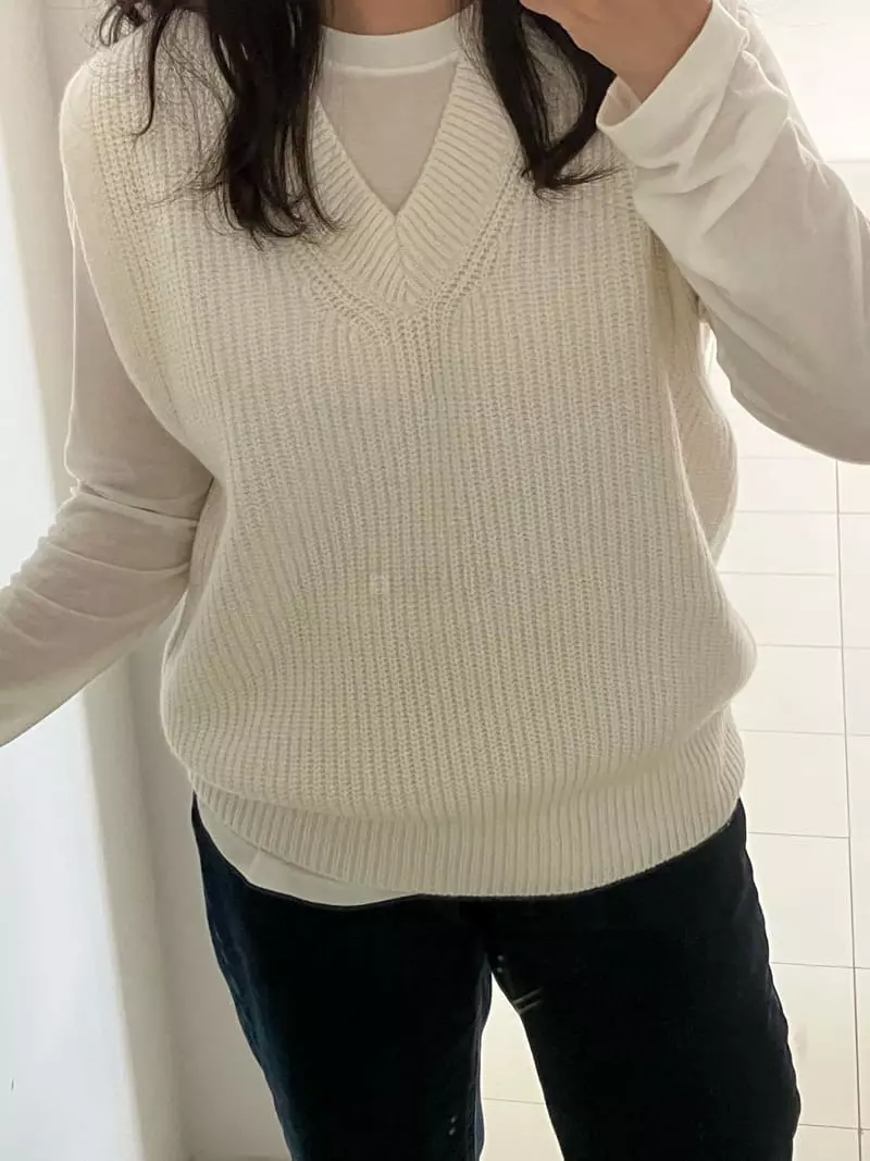 Loringrei - Korean Women Fashion - #momslook - Hazzi V Neck Knit Tee
