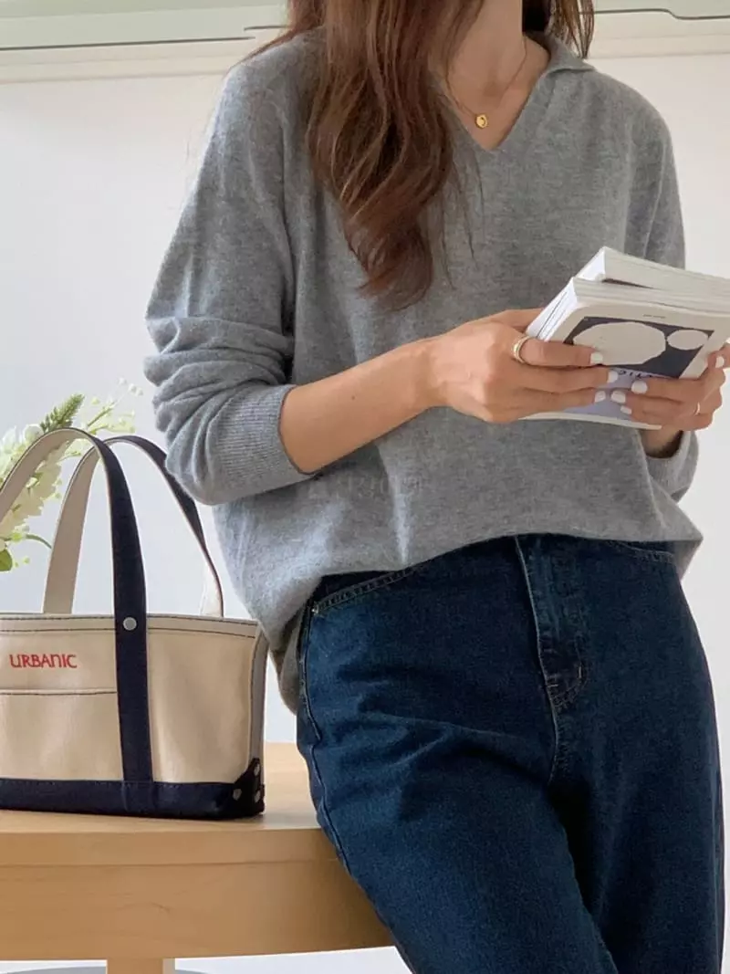 Loringrei - Korean Women Fashion - #momslook - Whole Gami V Neck Tee - 10