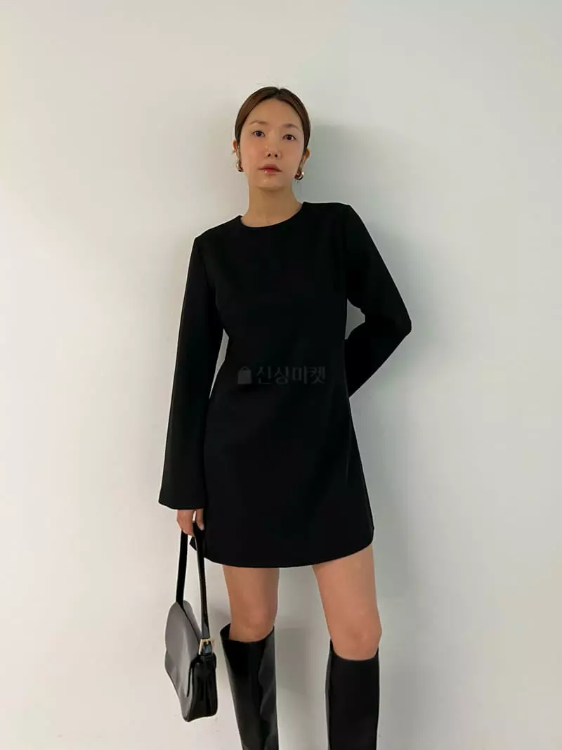 Lowburn - Korean Women Fashion - #momslook - Back Cutting One-piece - 12