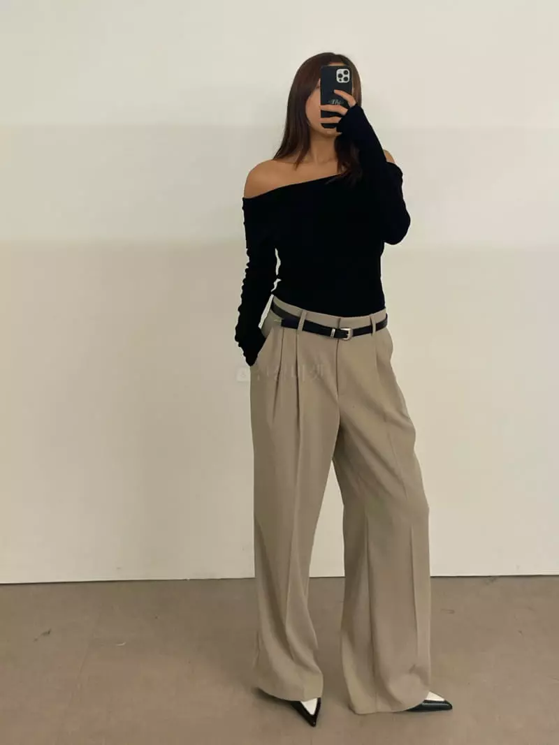 Lowburn - Korean Women Fashion - #womensfashion - Lami Off Shoulder Tee - 11