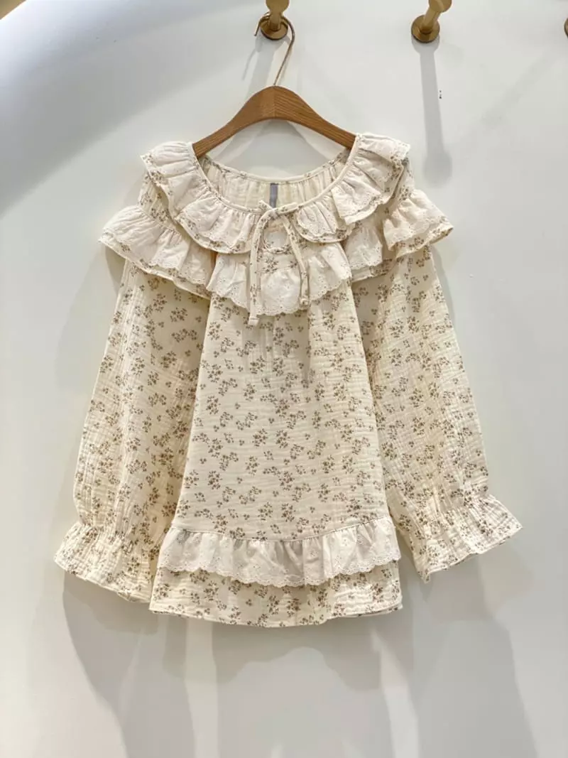 Lunaluz - Korean Women Fashion - #momslook - Sono Flower Sleeves Two-piece Homewear