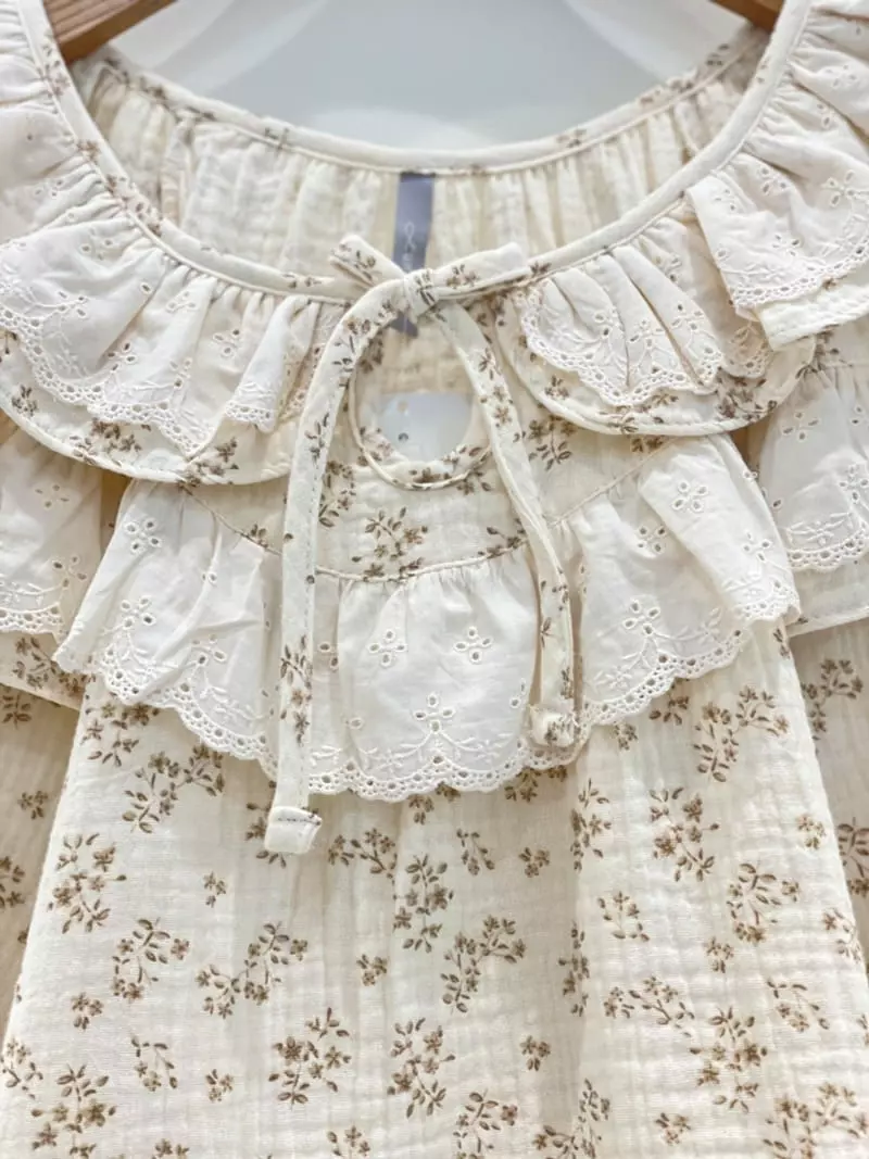 Lunaluz - Korean Women Fashion - #momslook - Sono Flower Sleeves Two-piece Homewear - 5