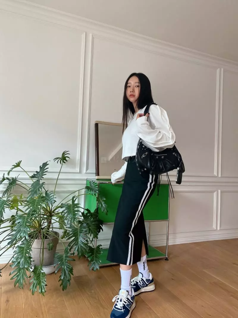 Made - Korean Women Fashion - #womensfashion - Wiggle Tee - 2