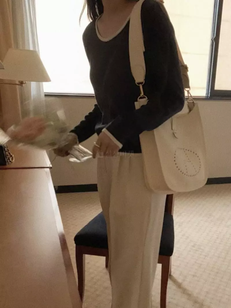 Magnet - Korean Women Fashion - #momslook - Round Knit Tee - 5