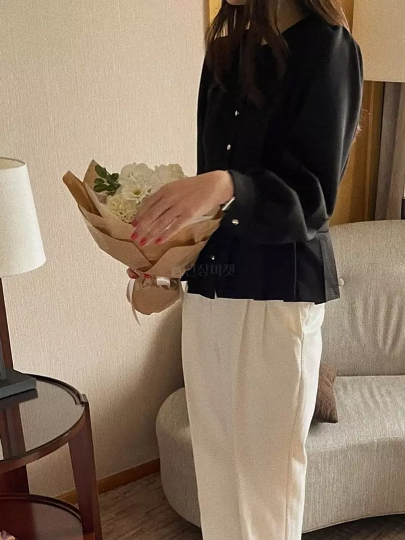 Magnet - Korean Women Fashion - #thelittlethings - Pleats Blouse - 4