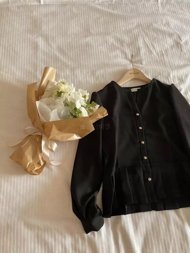 Magnet - Korean Women Fashion - #thelittlethings - Pleats Blouse - 3