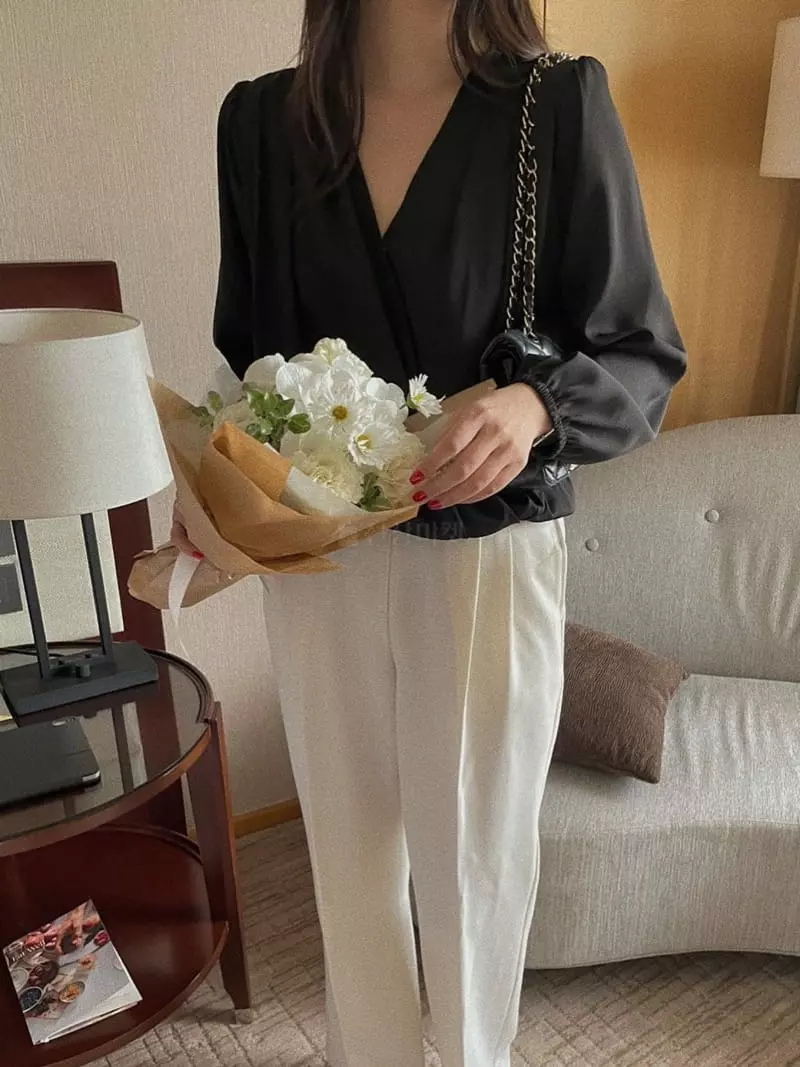 Magnet - Korean Women Fashion - #vintagekidsstyle - Mone Wrap Blouse - 2