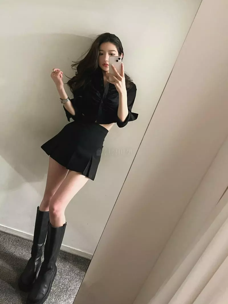 Marron - Korean Women Fashion - #restrostyle - Mini Pleats Skirt