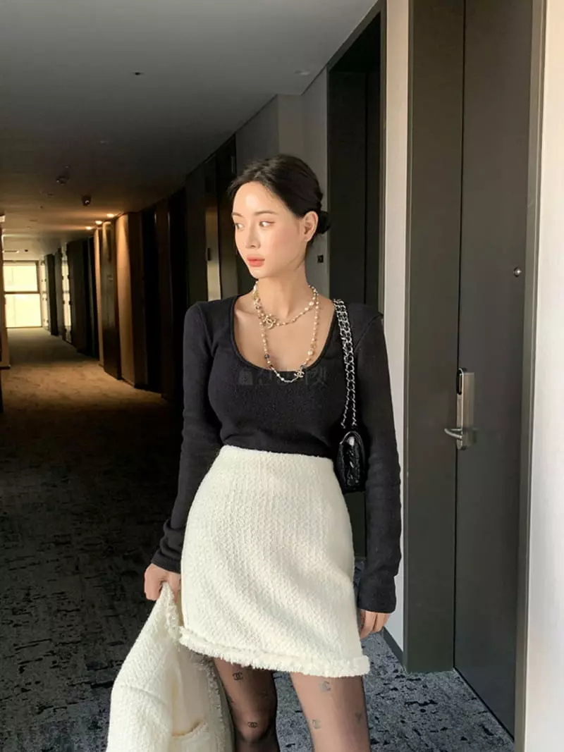 Marron - Korean Women Fashion - #romanticstyle - Aurora U Neck Tee - 9
