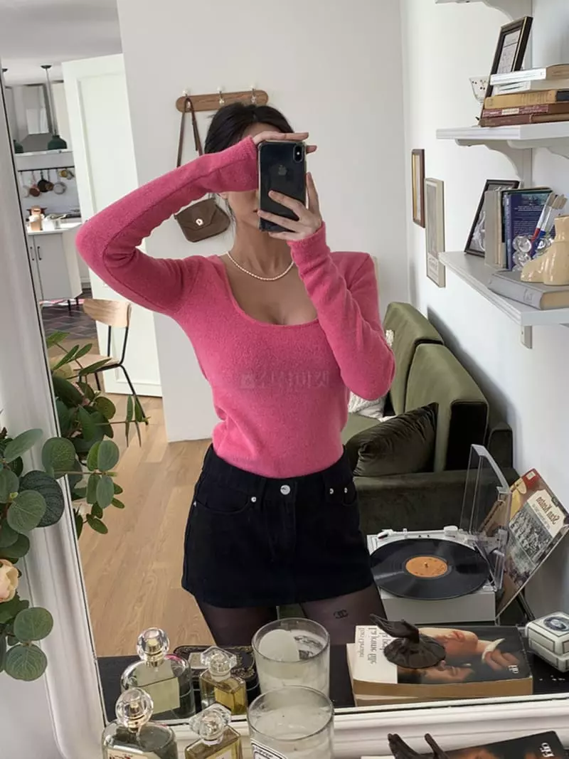 Marron - Korean Women Fashion - #momslook - Aurora U Neck Tee - 4