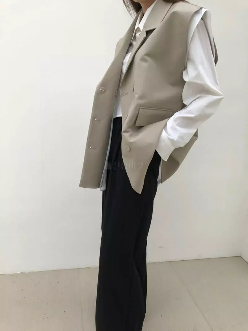 Matilda - Korean Women Fashion - #momslook - Layered Vest - 3