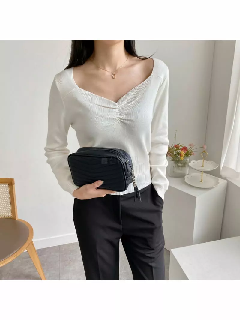 Megoshop - Korean Women Fashion - #pursuepretty - V Sqaure Quilting Bag - 8