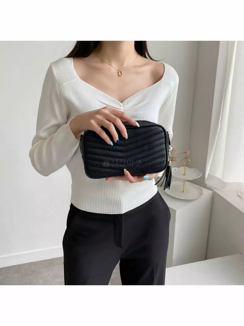 Megoshop - Korean Women Fashion - #romanticstyle - V Sqaure Quilting Bag - 10