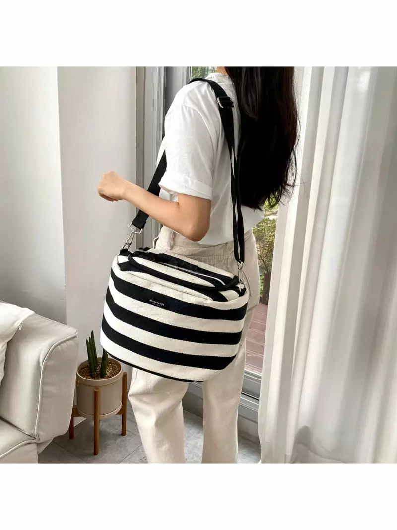 Megoshop - Korean Women Fashion - #momslook - Stripes Cooler D Bag - 4