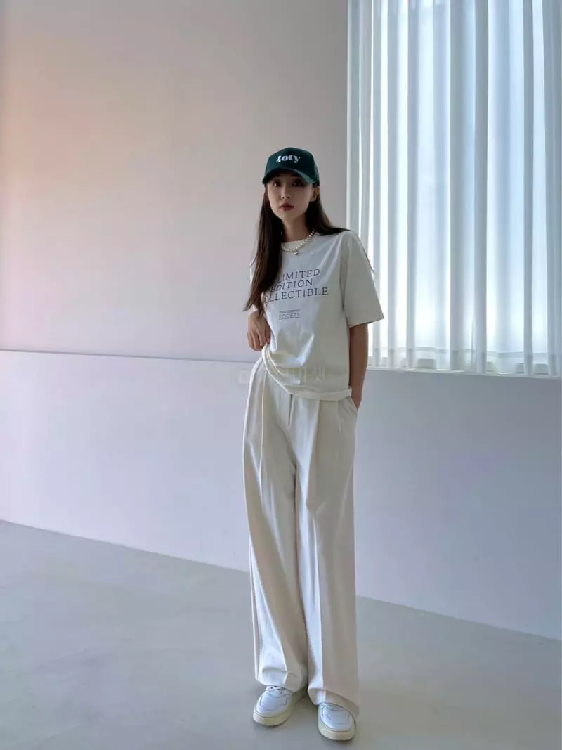 Mellor - Korean Women Fashion - #momslook - Lettering Tee - 5