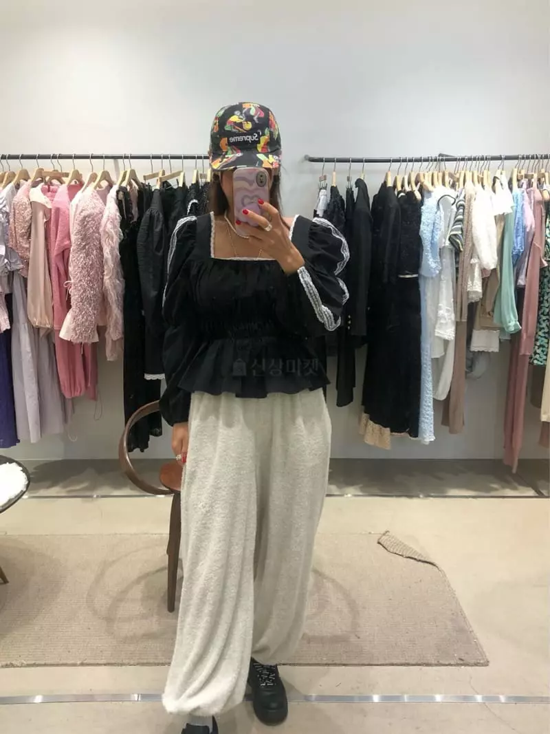 Melted - Korean Women Fashion - #momslook - Lace Berry Blouse