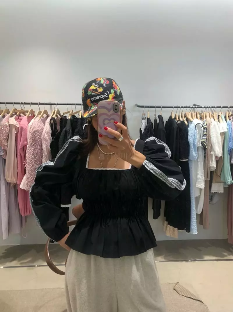 Melted - Korean Women Fashion - #momslook - Lace Berry Blouse - 3