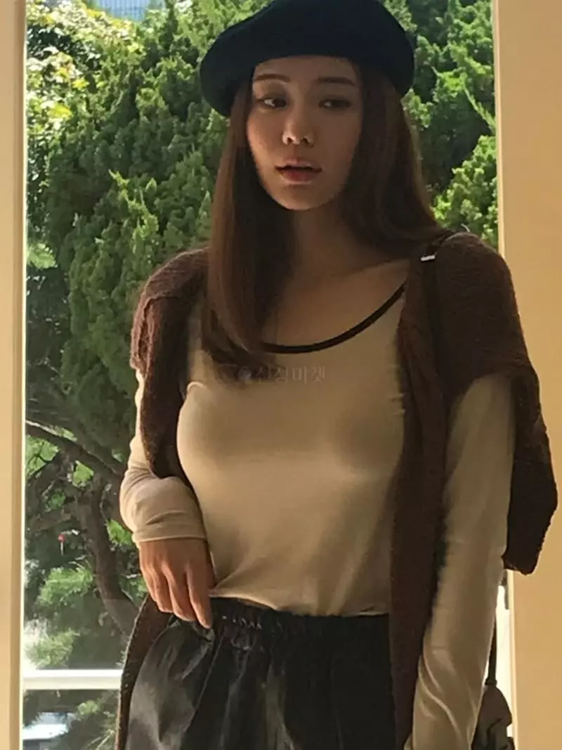 Moheli - Korean Women Fashion - #momslook - Color U Neck Tee - 2