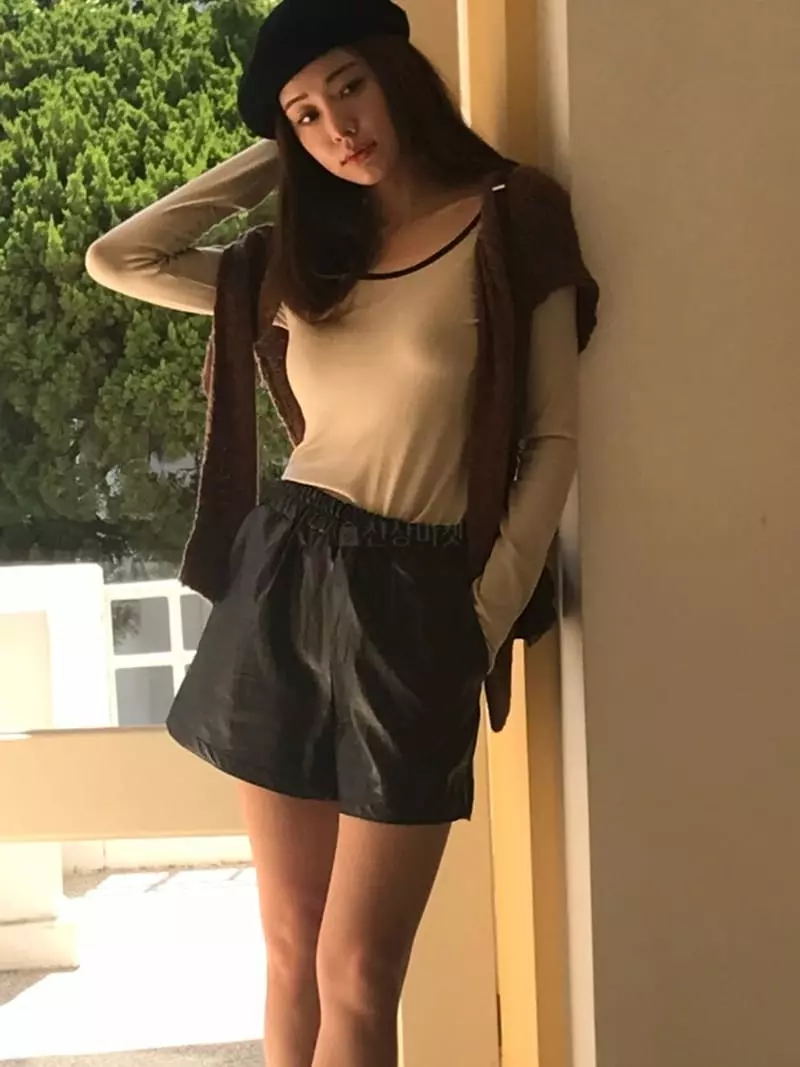 Moheli - Korean Women Fashion - #pursuepretty - Color U Neck Tee - 7