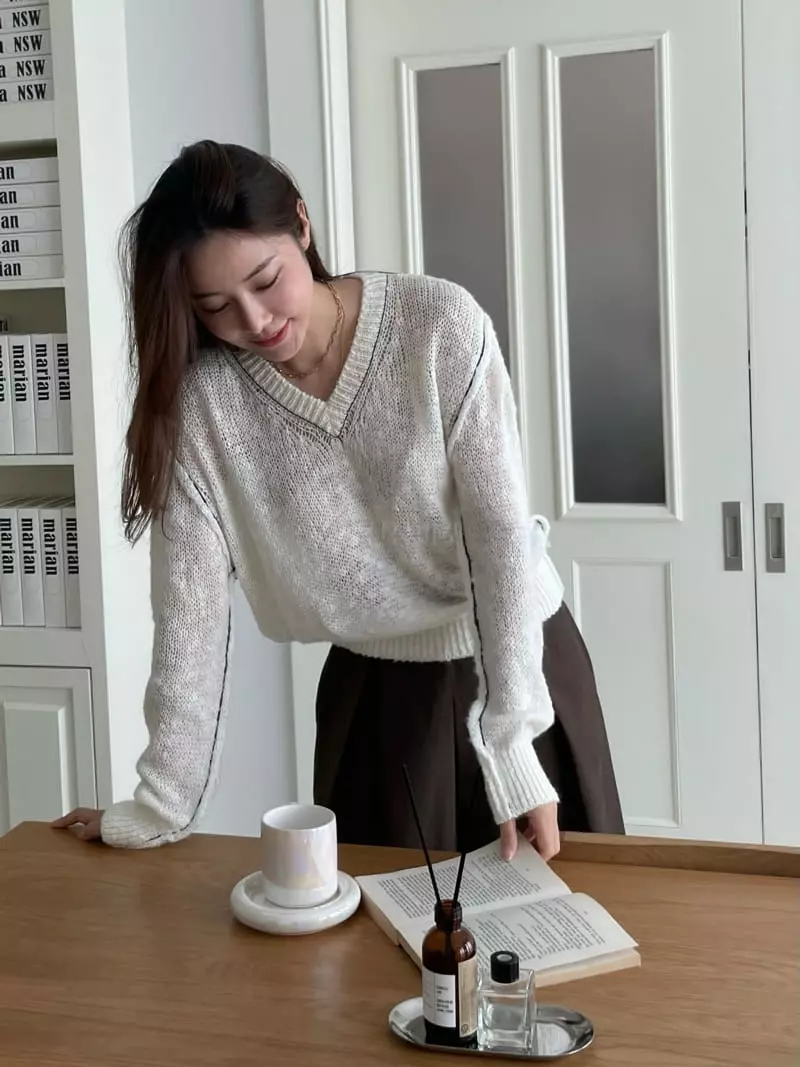 Moheli - Korean Women Fashion - #vintageinspired - V Mesh Knit Tee