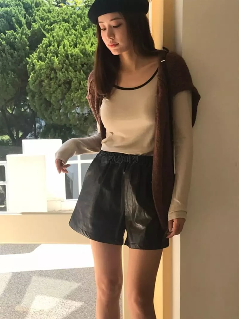 Moheli - Korean Women Fashion - #vintagekidsstyle - Color U Neck Tee - 6