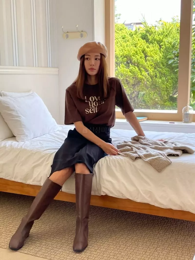 Moheli - Korean Women Fashion - #vintagekidsstyle - Love Tee - 3