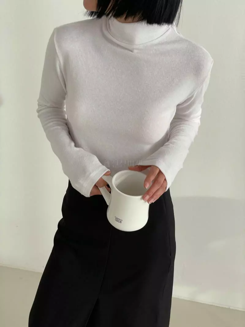 Moment - Korean Women Fashion - #momslook - Rain Turtleneck Tee - 11