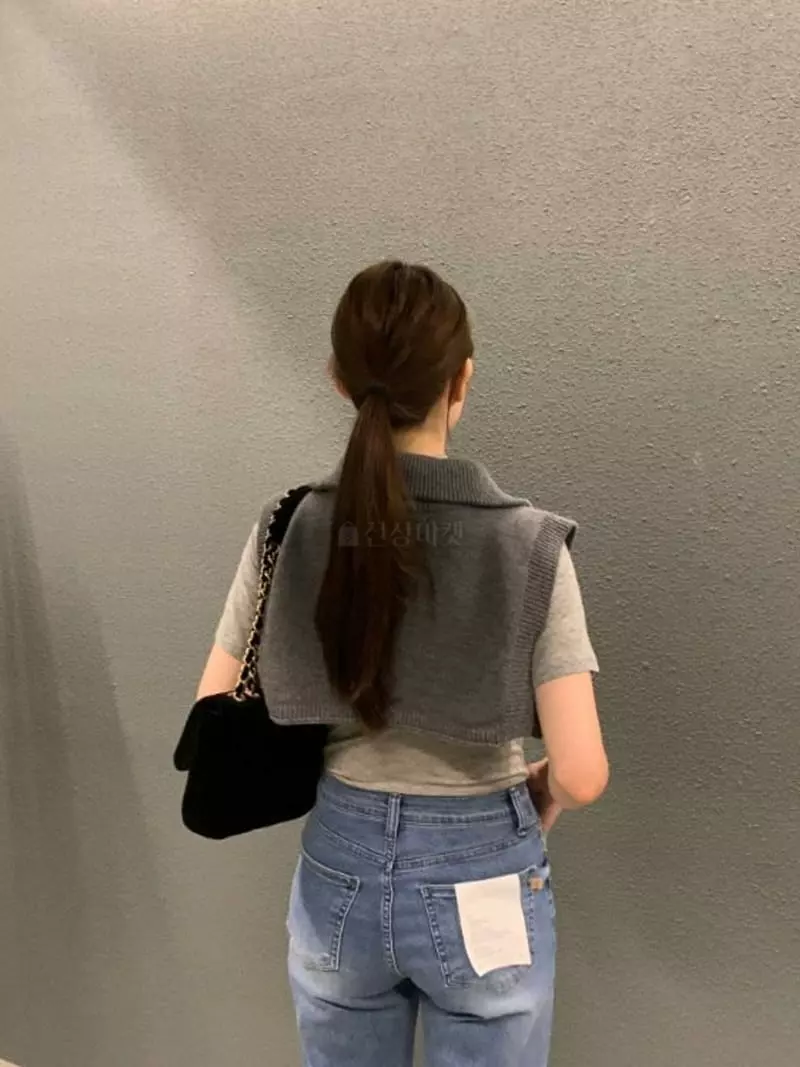 Moment - Korean Women Fashion - #vintagekidsstyle - Turtle Vest Knit Tee - 4
