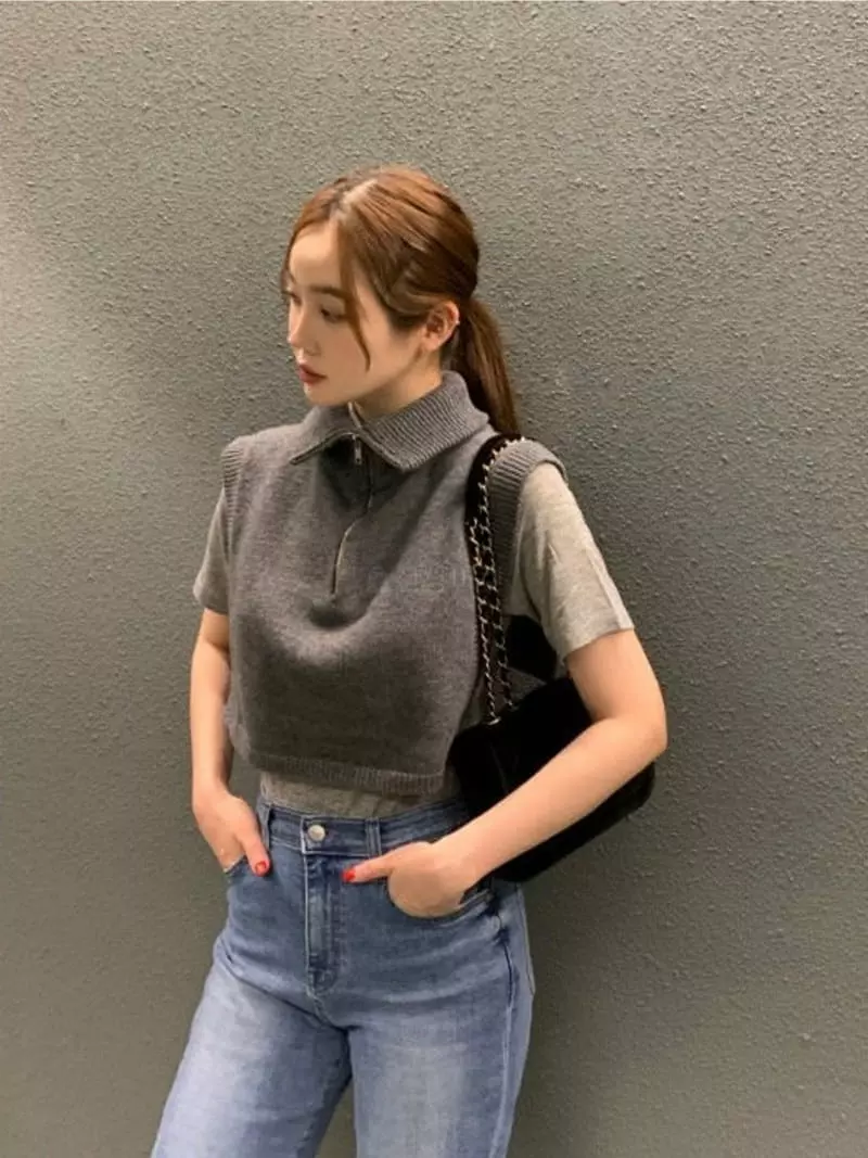 Moment - Korean Women Fashion - #restrostyle - Turtle Vest Knit Tee - 5