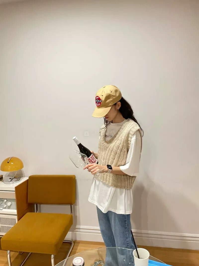 Monosenso - Korean Women Fashion - #momslook - Twist Knit Vest - 2