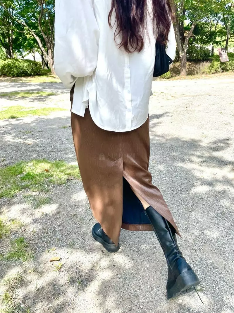 Monosenso - Korean Women Fashion - #momslook - Shine Slit Skirt - 4