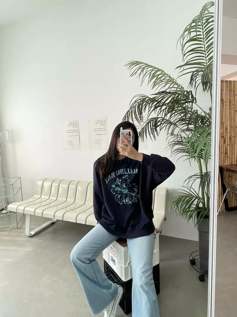 Monosenso - Korean Women Fashion - #vintagekidsstyle - Malibu Sweatshirt - 2