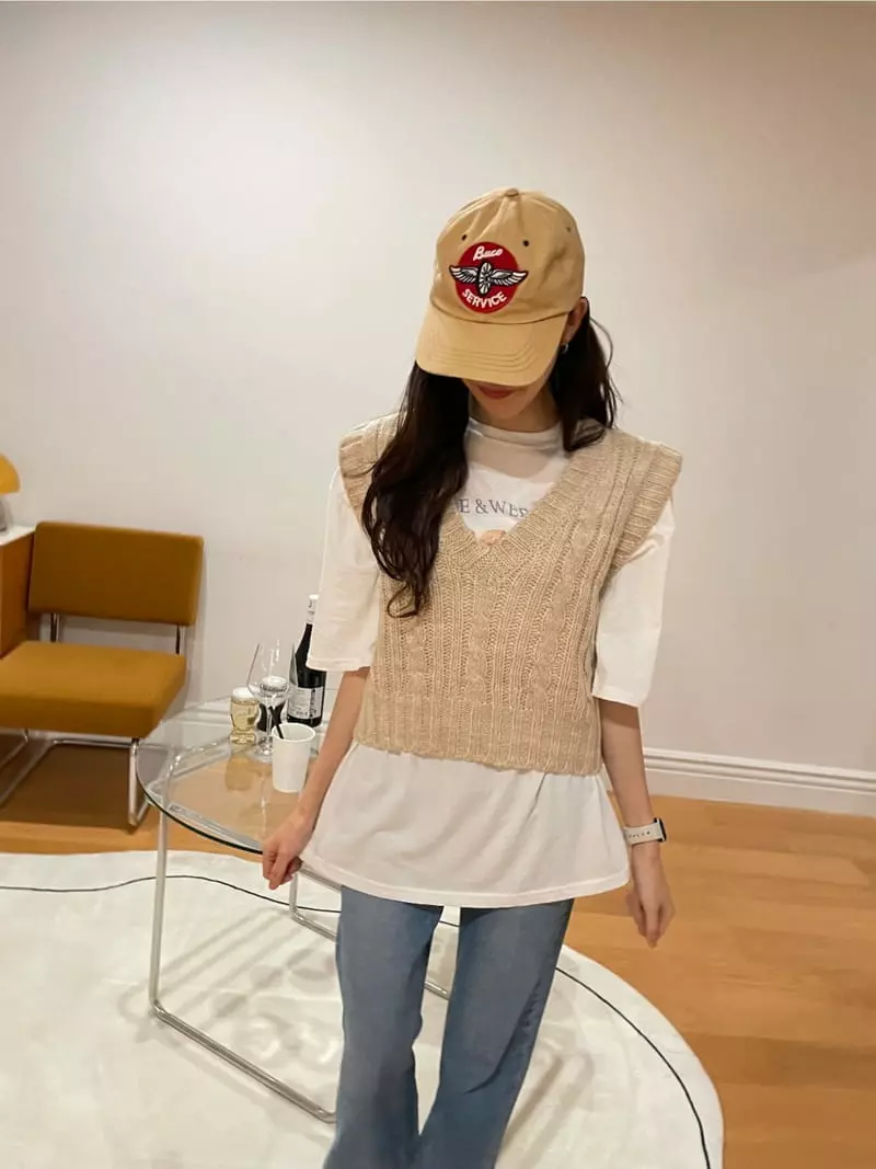 Monosenso - Korean Women Fashion - #womensfashion - Twist Knit Vest - 11