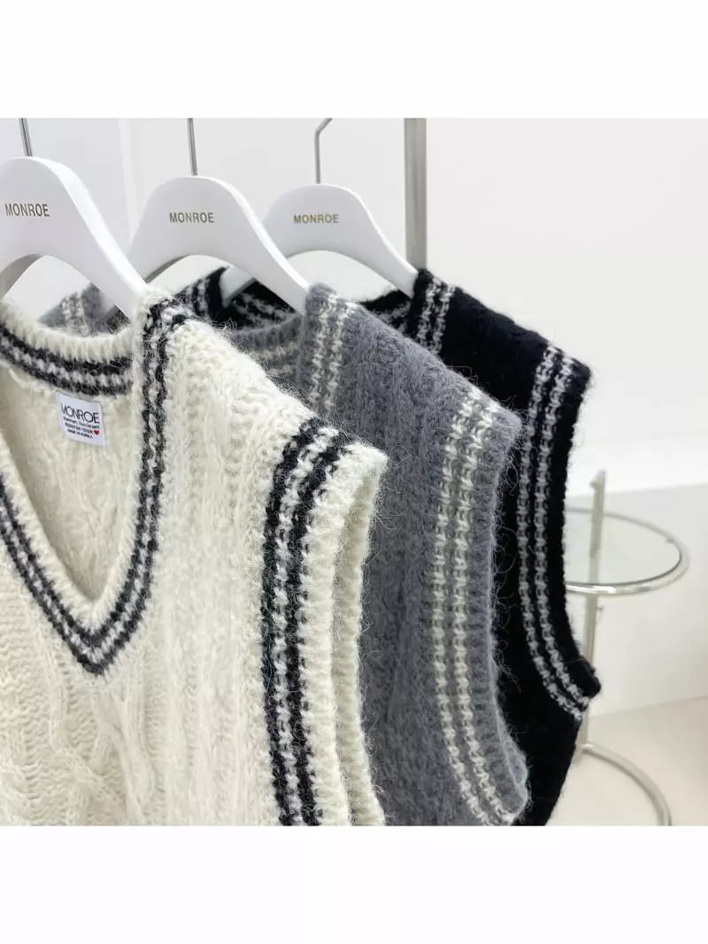 Monroe - Korean Women Fashion - #momslook - Twist Crop Vest - 3