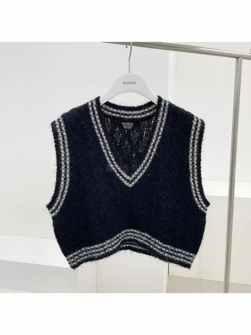 Monroe - Korean Women Fashion - #womensfashion - Twist Crop Vest - 2