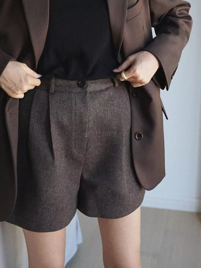 Nan - Korean Women Fashion - #momslook - Peanut Shorts - 2