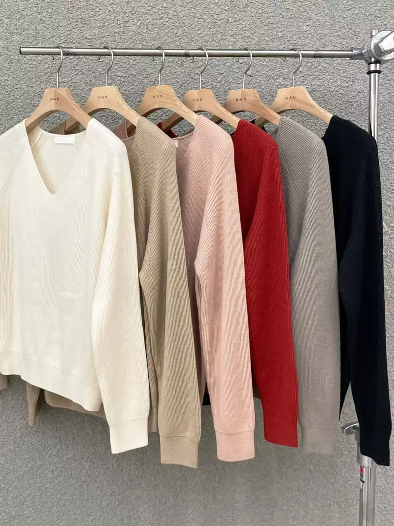 Nan - Korean Women Fashion - #momslook - Niju V Neck Knit Tee - 11