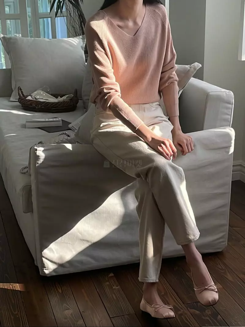 Nan - Korean Women Fashion - #momslook - Niju V Neck Knit Tee - 7