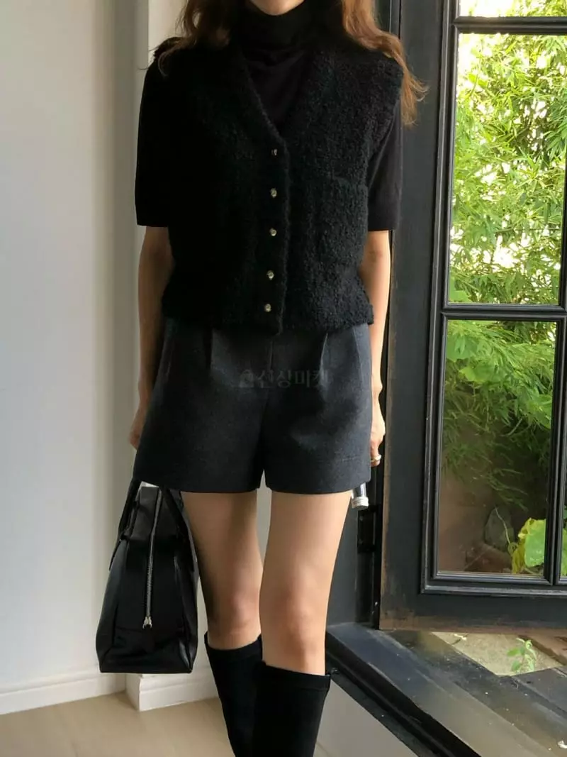 Nan - Korean Women Fashion - #womensfashion - Gold Button Vest - 5