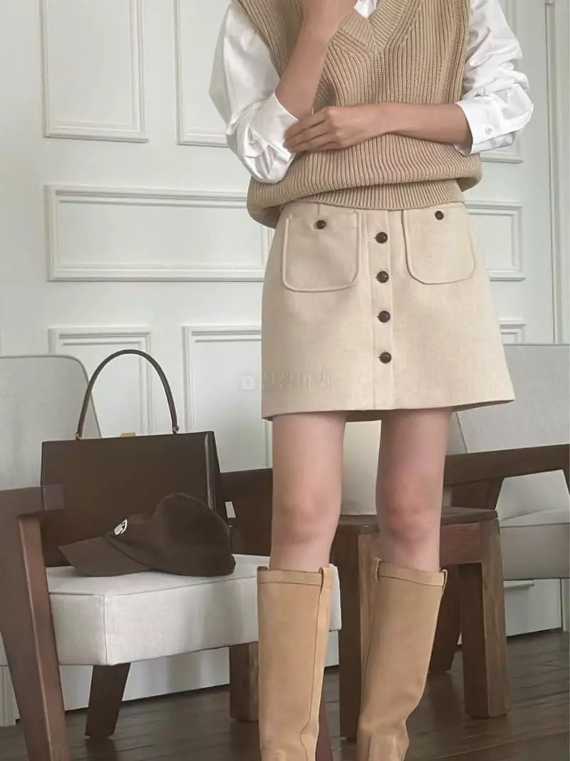 Nan - Korean Women Fashion - #womensfashion - V Vest - 10