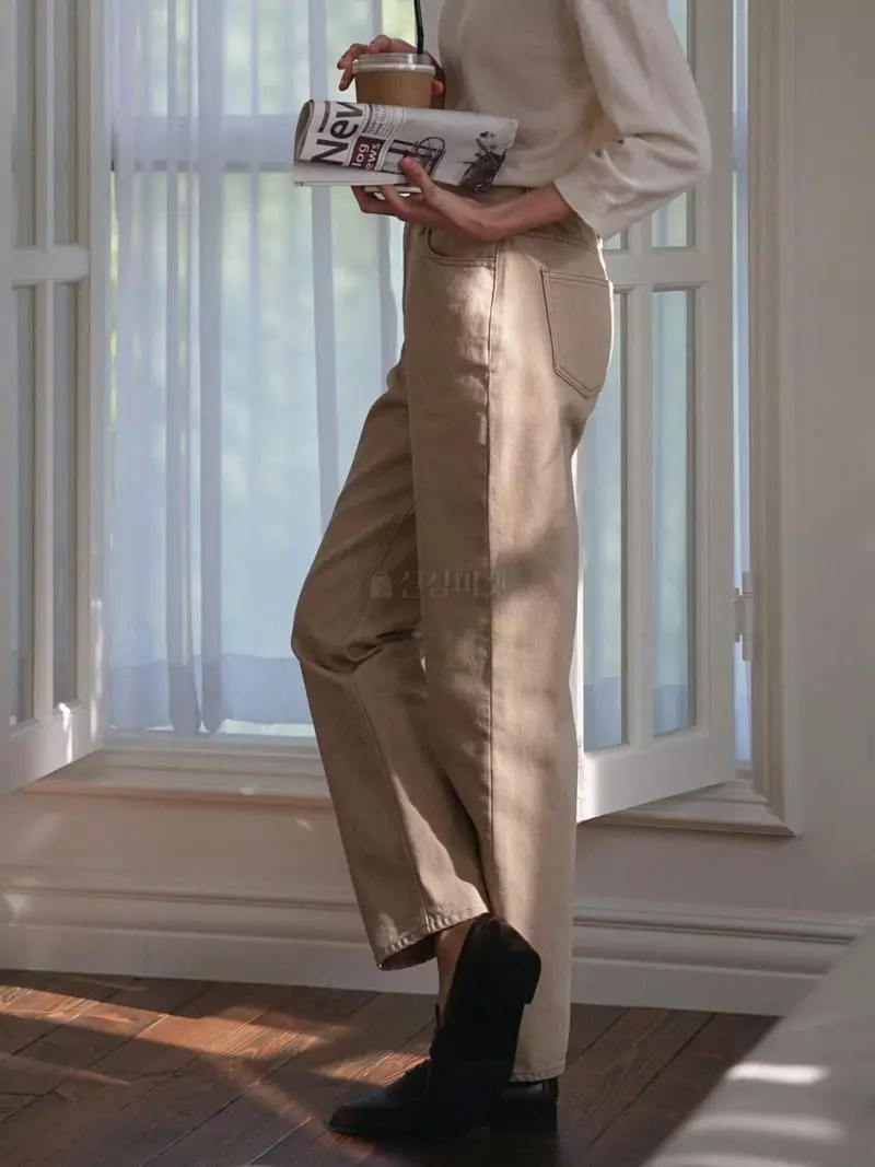 Nan - Korean Women Fashion - #womensfashion - Tapered Jeans - 2