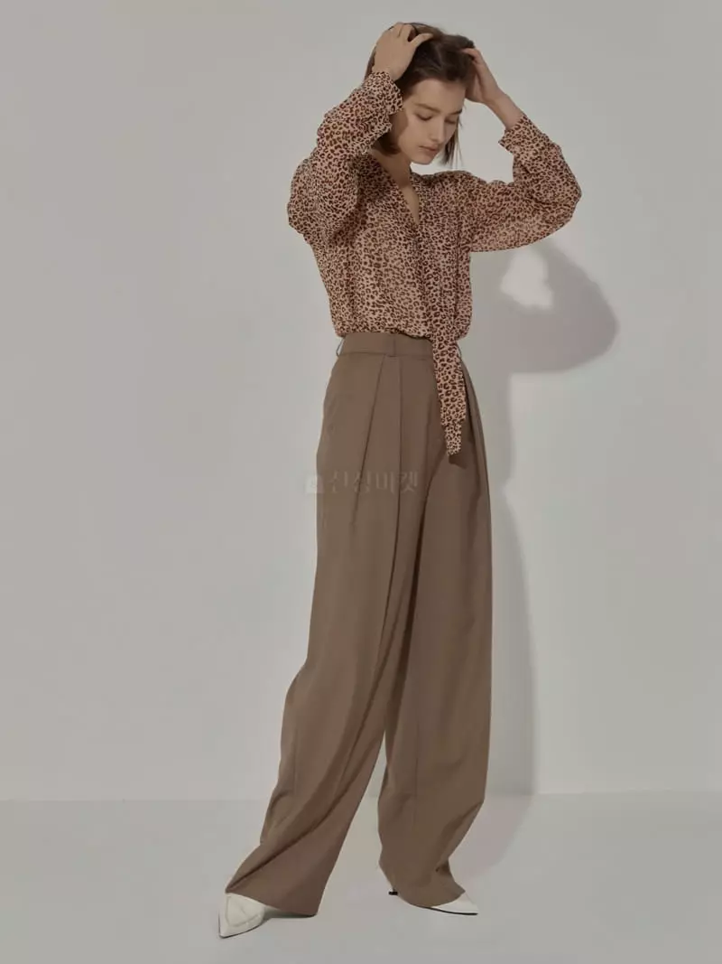 Neroli36 - Korean Women Fashion - #momslook - Leopard Tie Blouse - 2